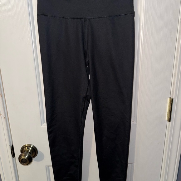 Aerie Chill Play Move Leggings in Black - Picture 1 of 3